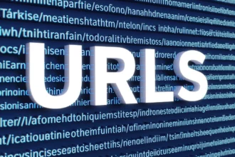 A képen a 'URLs' felirat látható, háttérben kódolt szövegekkel, amelyek a weboldalak URL struktúrájára utalnak.